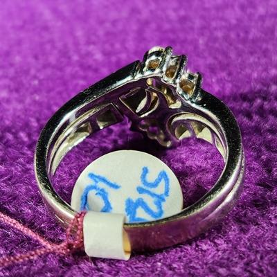 14K Gold Marquise & 16 Small Diamonds Ring