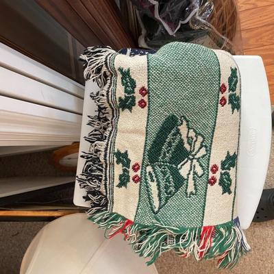 Christmas Throw Blanket - Lot 420