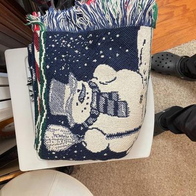 Christmas Throw Blanket - Lot 420