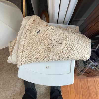 Christmas Tree Skirt - Lot 424