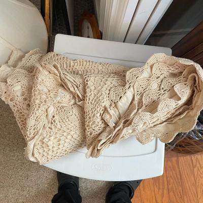 Christmas Tree Skirt - Lot 424