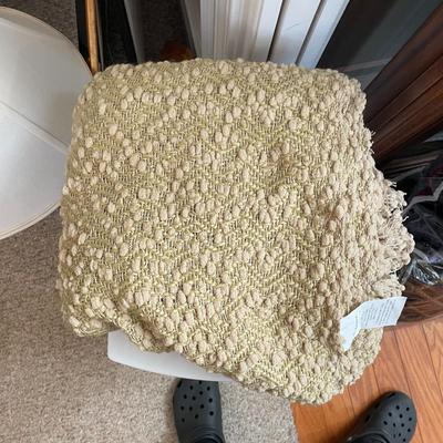 Throw Blanket - Lot 428