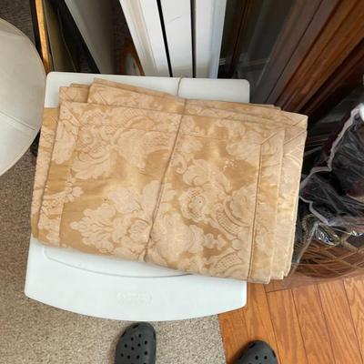 6 Place Mats - Lot 429