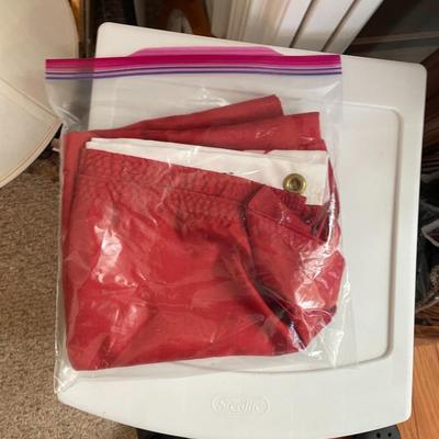 Set of Red Cloth Napkins - Lot 433