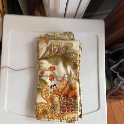 Set of Cloth Napkins - Lot 434