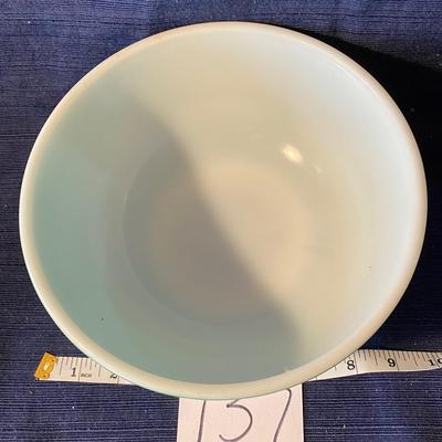 Vintage Pyrex 8.5â€x4â€ Bowl