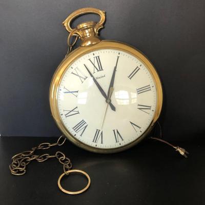 LOT 4M: Vintage United Pocket Watch Electric Wall Clock Model No. 40