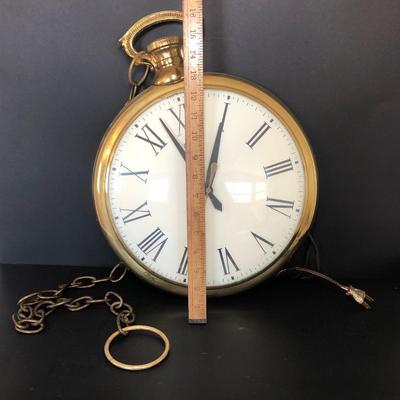 LOT 4M: Vintage United Pocket Watch Electric Wall Clock Model No. 40