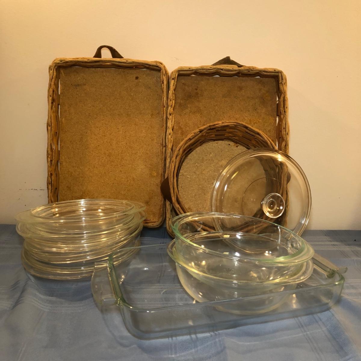 LOT 15M Pyrex Baskets & Baking Dishes