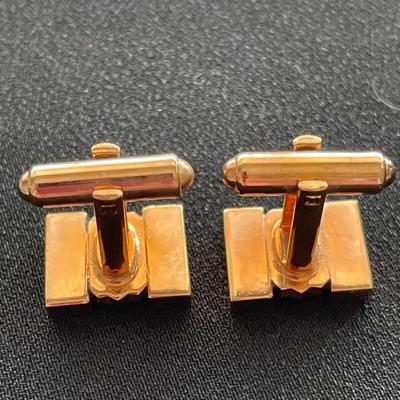 GOLD TONE CUFF LINKS AND TIE TACKS