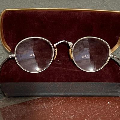 Antique 1900s Eyeglasses Spectacles with Case