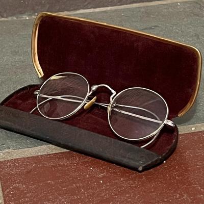 Antique 1900s Eyeglasses Spectacles with Case