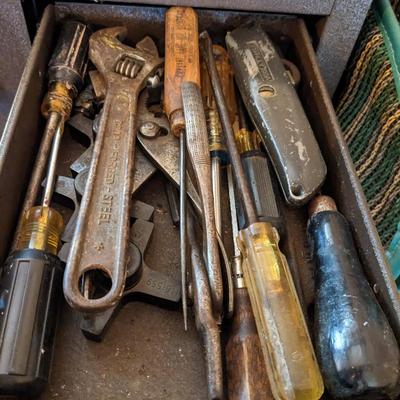 Incredible Vintage Kennedy 10 Drawer Tool Box with KEYS! Includes all Contents!