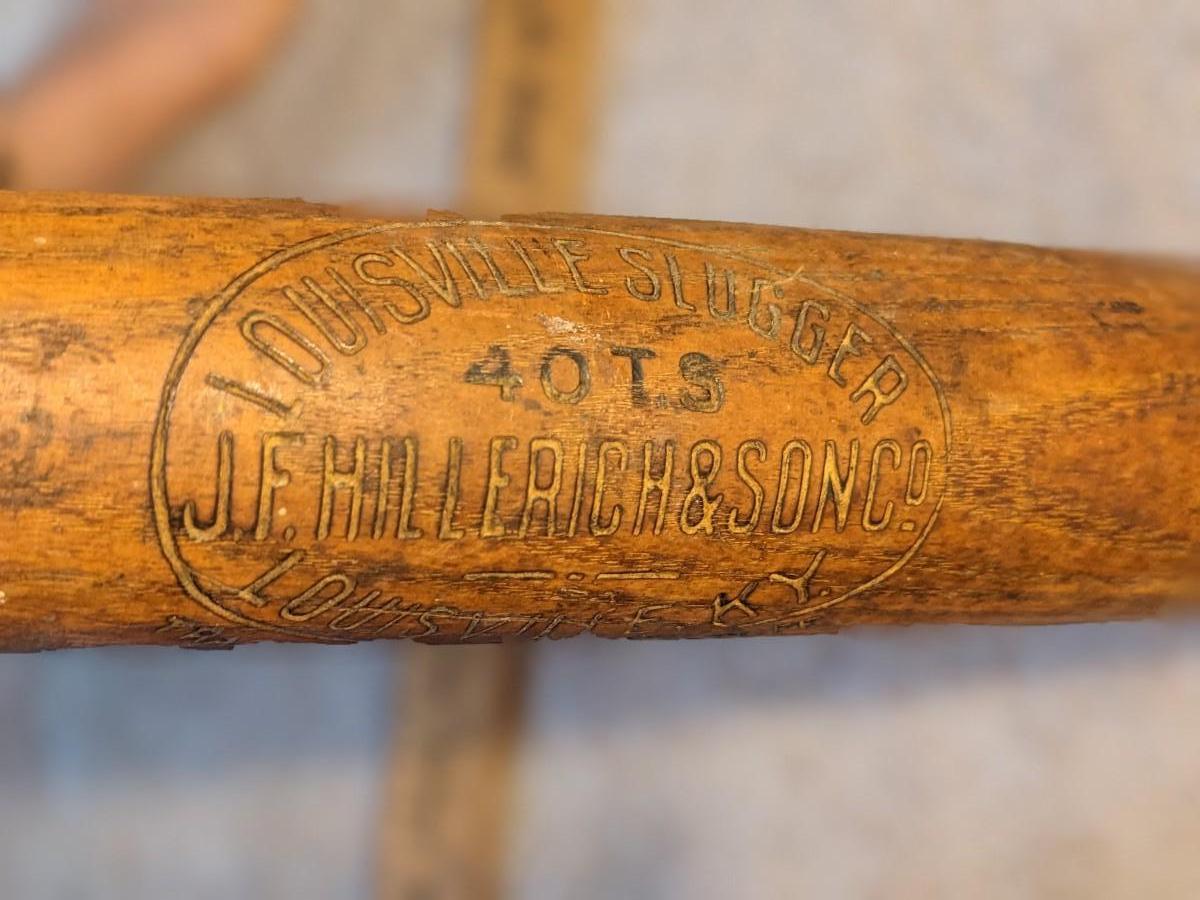 Extremely Rare Early 1900s Full Size Louisville Slugger 40 TS Tris Speaker  Decal Bat