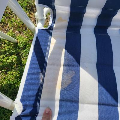 2 Beach Chairs and 2 Beach Loungers