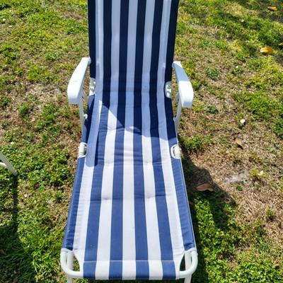 2 Beach Chairs and 2 Beach Loungers