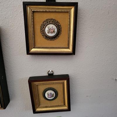 2 Framed Wall Decor
