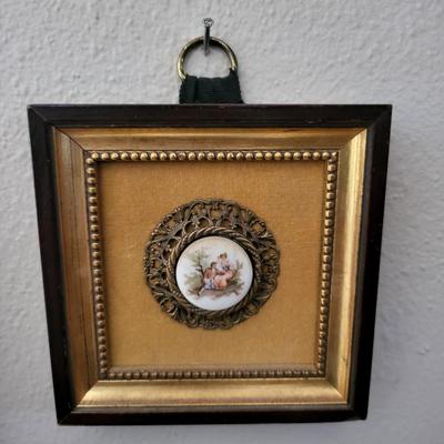 2 Framed Wall Decor