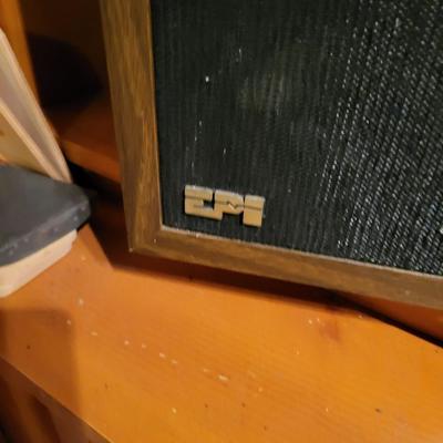 2 Stereo Turntable and Speak Lot