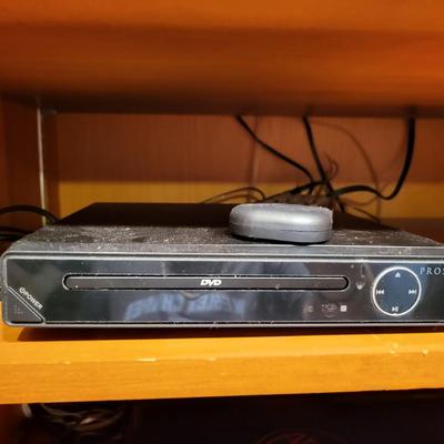 2 Stereo Turntable and Speak Lot