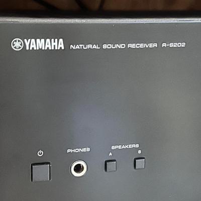 Yamaha A-8202 Receiver