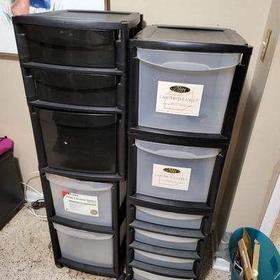 4 Plastic Drawers