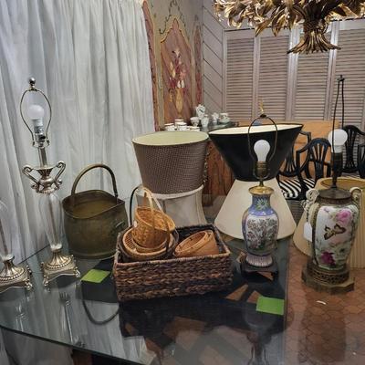 Lamp/Basket Lot