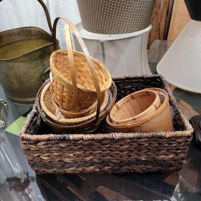 Lamp/Basket Lot