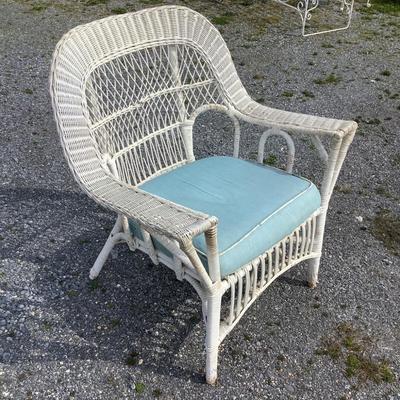 239 Antique Wicker Arm Chair