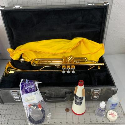 #13 YTR 2335 Trumpet 529307 With Case, Cleaner and Muter