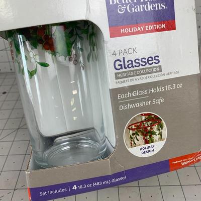 #60 Better Homes & Gardens Holiday Edition Glasses