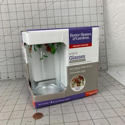 #60 Better Homes & Gardens Holiday Edition Glasses