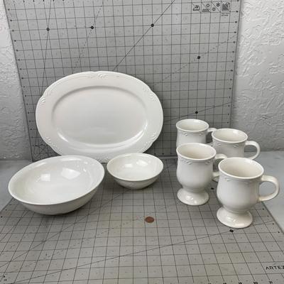 #127 PFaltzgraff Dinner Pieces