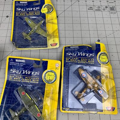 #160 Sky Wings WWII Fighter Plane Toys