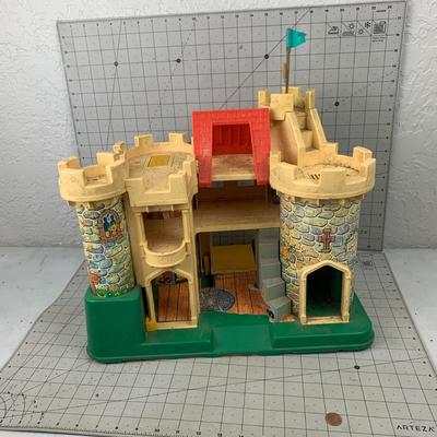 #170 Fisher Price Play Family Castle