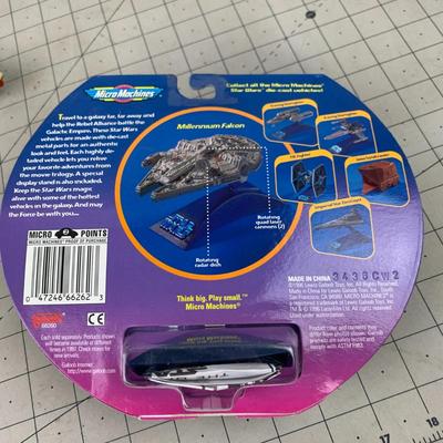 #268 Star Wars Die Cast Metal Millennium Falcon and Fighter Plane