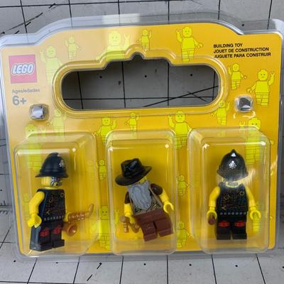 #293 Six Lego Figures