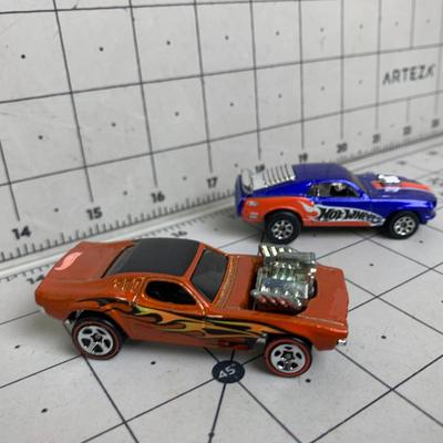#362 Two Hot Wheels: HW8