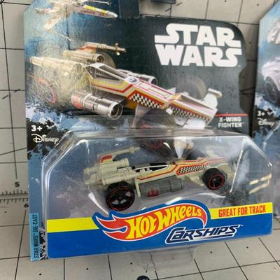 #381 Star Wars Hot Wheels: X-Wing Fighter and Millenium Falcon