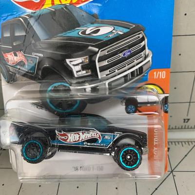 #383 Hot Wheels: Aero Pod and '15 Ford F-150