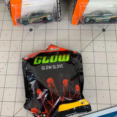 #388 Matchbox Cars, Glow Glove and U.F.O Zone Sign