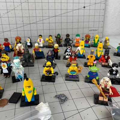 #390 Big Bundle of Lego Figures