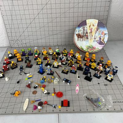 #391 Vintage Tin Full of Lego Figures