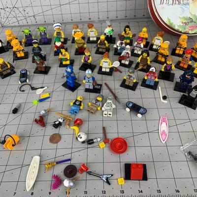 #391 Vintage Tin Full of Lego Figures