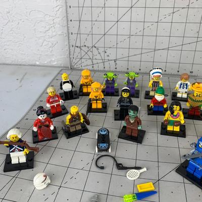 #391 Vintage Tin Full of Lego Figures