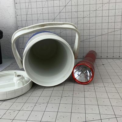 #457 Coleman Polylite and Flashlight