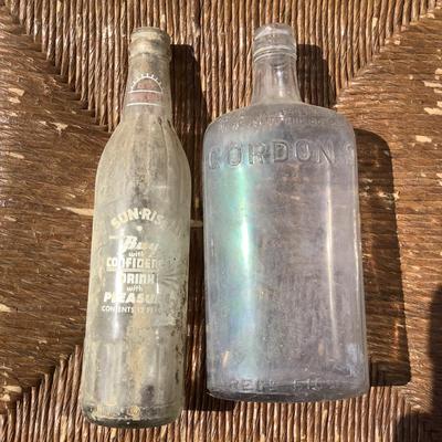 264 Antique Glass Bottles "Sun-Rise" & Gordon's New Jersey