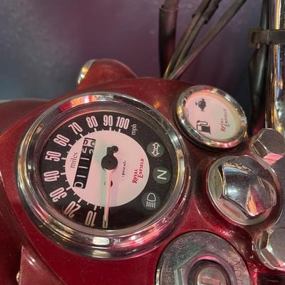 2011 Royal Enfield Motorcycle 500, 1100 miles, great shape, owner has title..