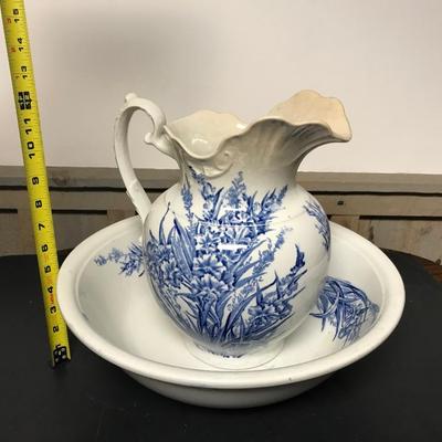 PORCELAIN LOT