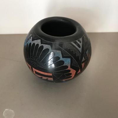NATIVE AMERICAN SEED POT